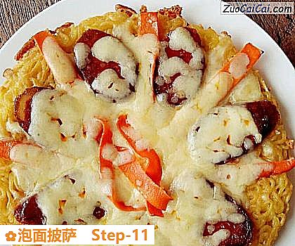 泡面披萨做法第十一步骤