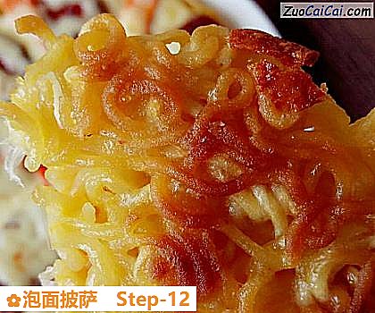 泡面披萨做法第十二步骤