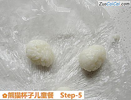 熊猫杯子儿童餐做法第五步骤