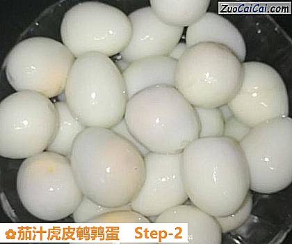 茄汁虎皮鹌鹑蛋做法第二步骤