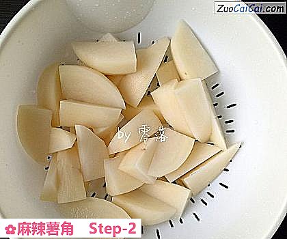 麻辣薯角做法第二步骤
