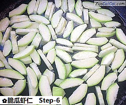 脆瓜虾仁做法第六步骤