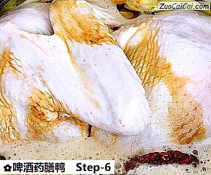 啤酒药膳鸭做法第六步骤
