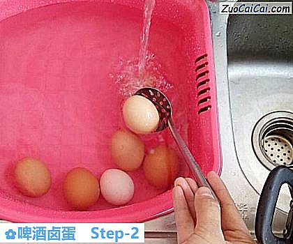 啤酒卤蛋做法第二步骤