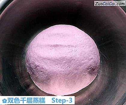 双色千层蒸糕做法第三步骤