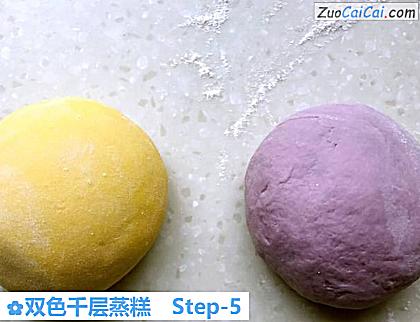 双色千层蒸糕做法第五步骤