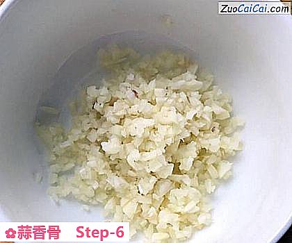 蒜香骨做法第六步骤