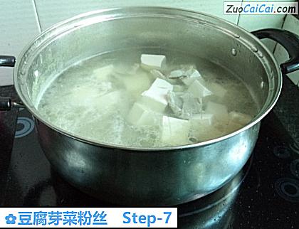 豆腐芽菜粉丝做法第七步骤
