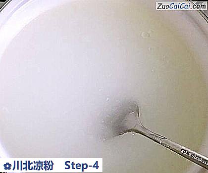 川北凉粉做法第四步骤