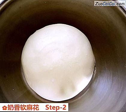 奶香软麻花做法第二步骤