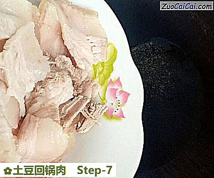 土豆回锅肉做法第七步骤