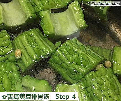 苦瓜黄豆排骨汤做法第四步骤