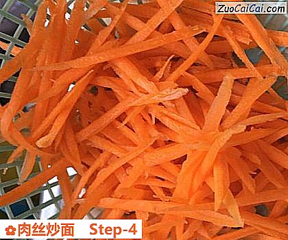 肉丝炒面做法第四步骤