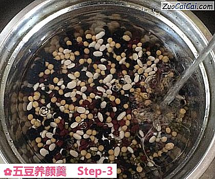 五豆养颜羹做法第三步骤