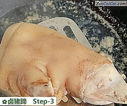 卤猪蹄做法第三步骤