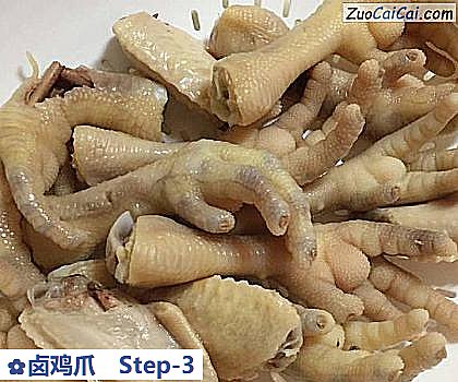 卤鸡爪做法第三步骤
