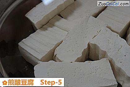 煎酿豆腐做法第五步骤