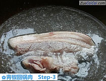 青椒回锅肉做法第三步骤