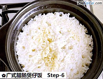 广式腊肠煲仔饭做法第六步骤