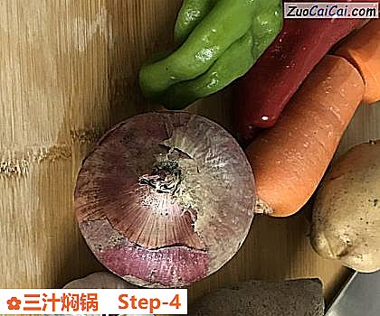 三汁焖锅做法第四步骤