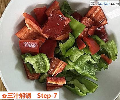 三汁焖锅做法第七步骤