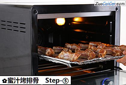 蜜汁烤排骨做法第五步骤