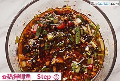 热拌鲫鱼做法第五步骤