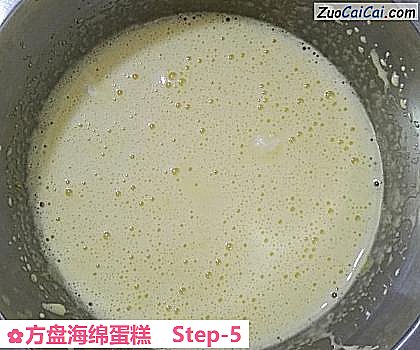 方盘海绵蛋糕做法第五步骤