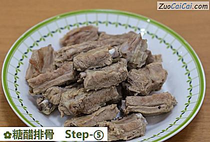 糖醋排骨做法第五步骤