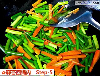 蒜苔回锅肉做法第五步骤