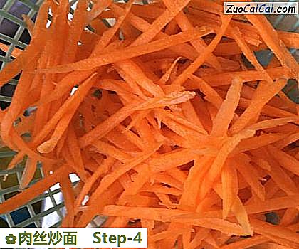 肉丝炒面做法第四步骤
