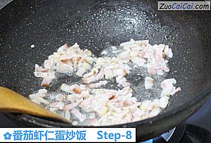 番茄虾仁蛋炒饭做法第八步骤