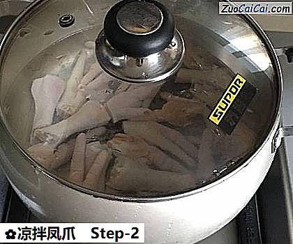 凉拌凤爪做法第二步骤