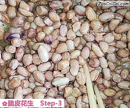 脆皮花生做法第三步骤