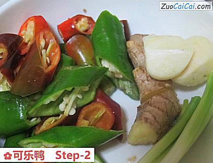 可乐鸭做法第二步骤
