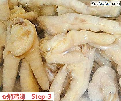 焖鸡脚做法第三步骤