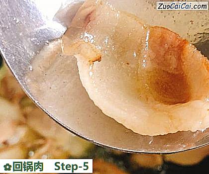 回锅肉做法第五步骤