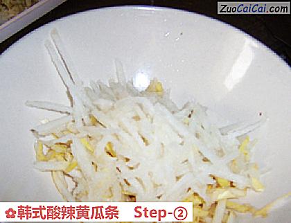 韩式酸辣黄瓜条做法第二步骤