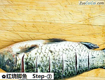 红烧鲫鱼做法第二步骤