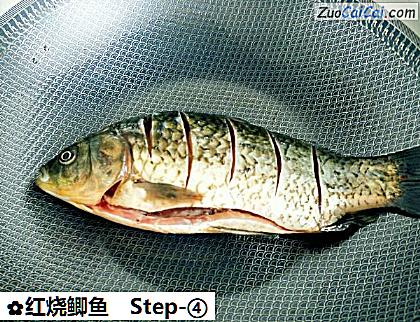 红烧鲫鱼做法第四步骤