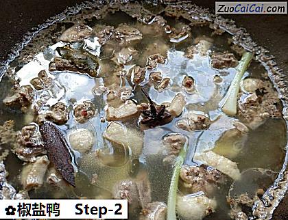 椒盐鸭做法第二步骤