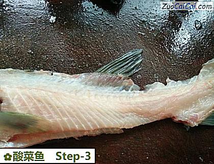 酸菜鱼做法第三步骤