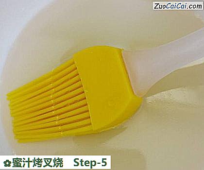 蜜汁烤叉烧做法第五步骤