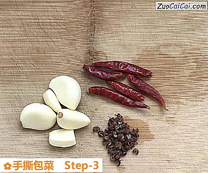 手撕包菜做法第三步骤