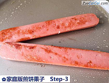 家庭版煎饼果子做法第三步骤