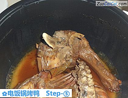 电饭锅烤鸭做法第五步骤