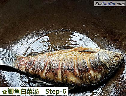 鲫鱼白菜汤做法第六步骤