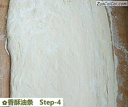 香酥油条做法第四步骤