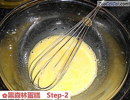 黑森林蛋糕做法第二步骤