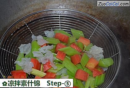 凉拌素什锦做法第五步骤